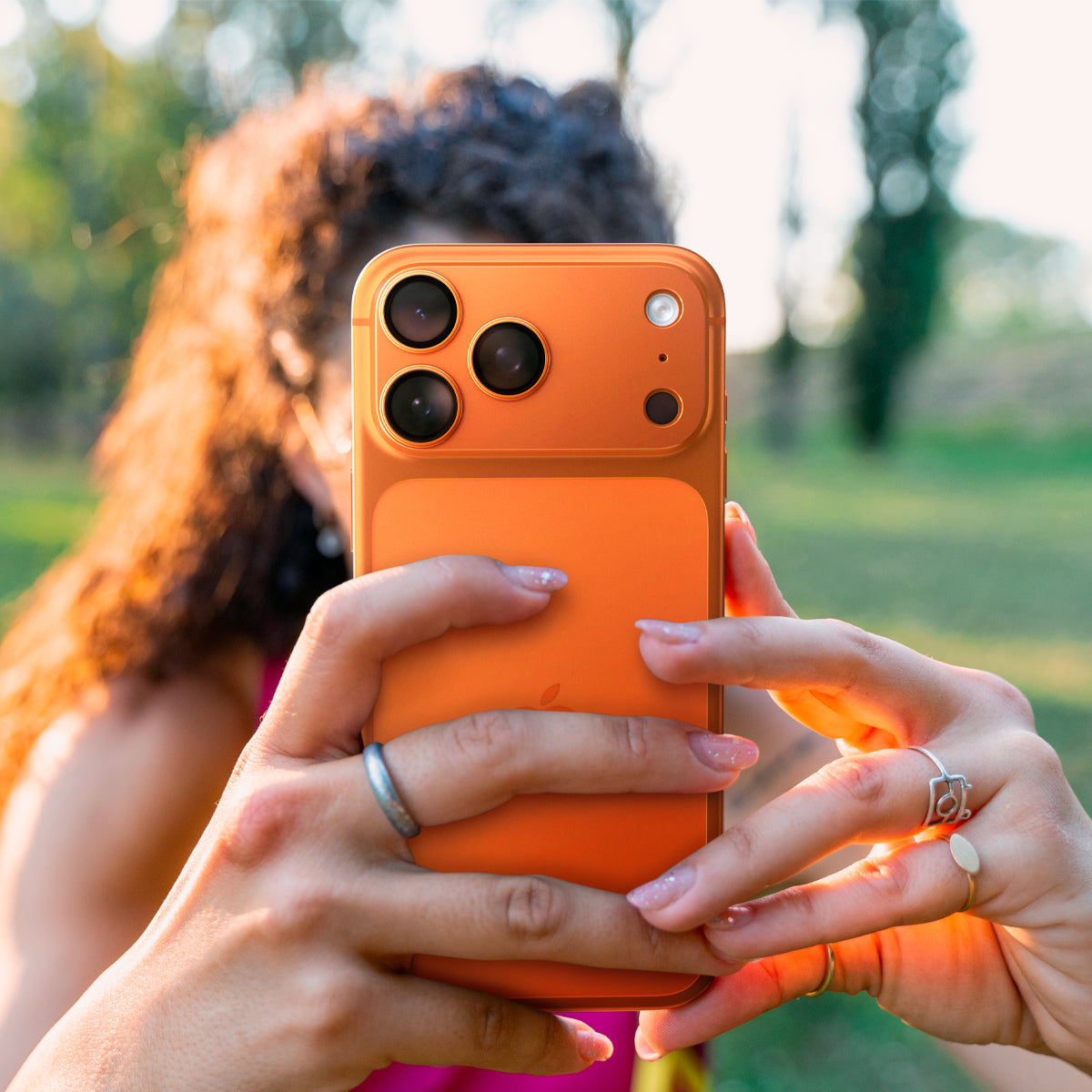 AGL10645 - iPhone 17 Pro Optik Pro XL EZ Fit Lens Protector in orange
