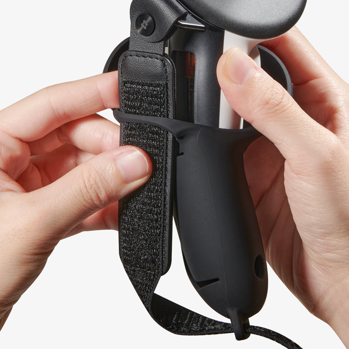 ACS07550 - Meta Quest 3 Case Silicone Fit in Black showing the installation of the case