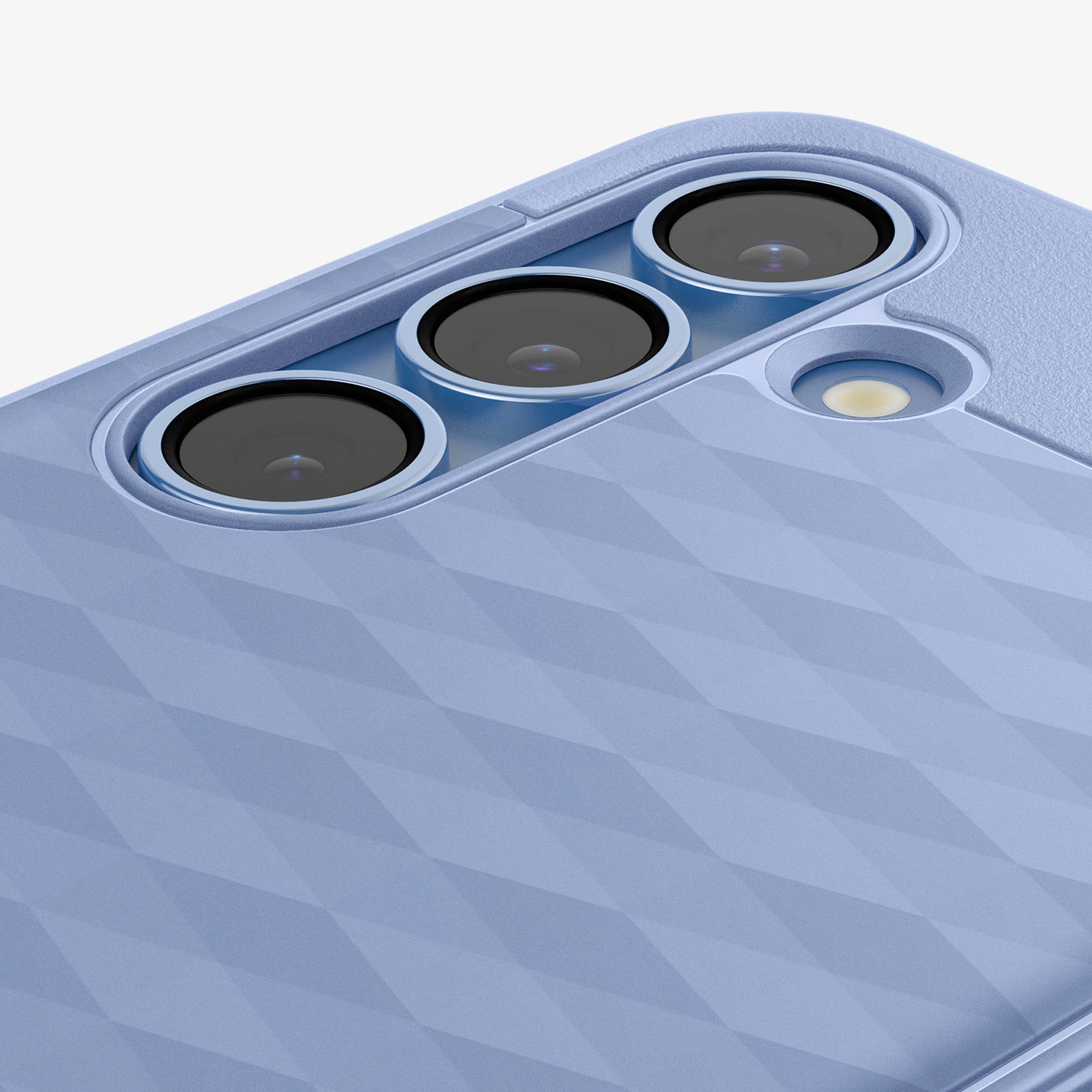 ACS09062 - Galaxy S25 Case Parallax (MagFit) in Purple-ish showing the partial back, lens camera zoomed in