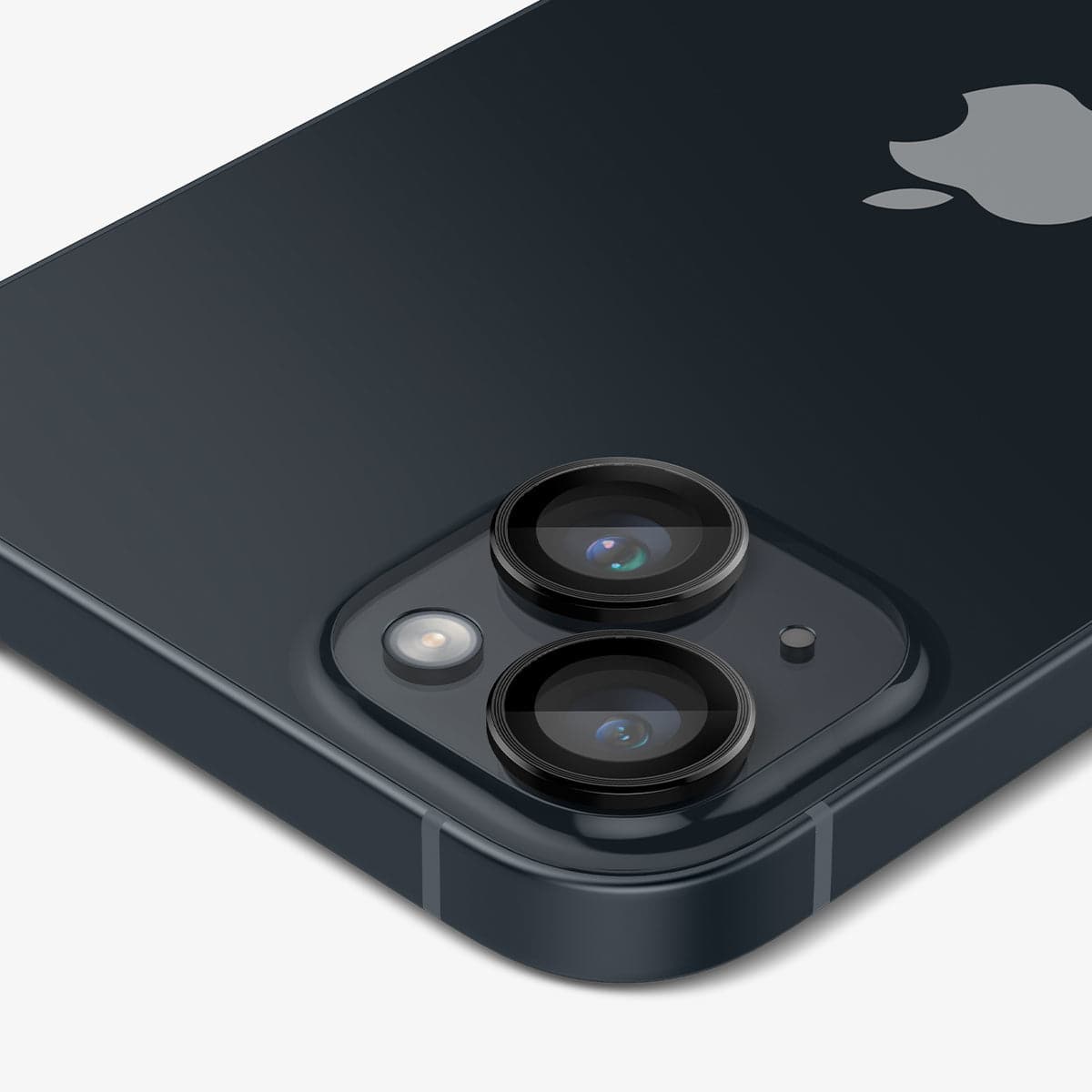 AGL05213 - iPhone 15 / 15 Plus Optik Pro Lens Protector in black showing the back, side and top zoomed in on camera lens