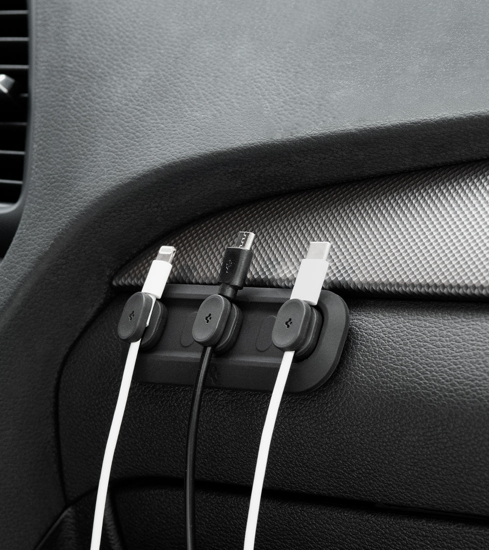 Manage cables<br>
easily.