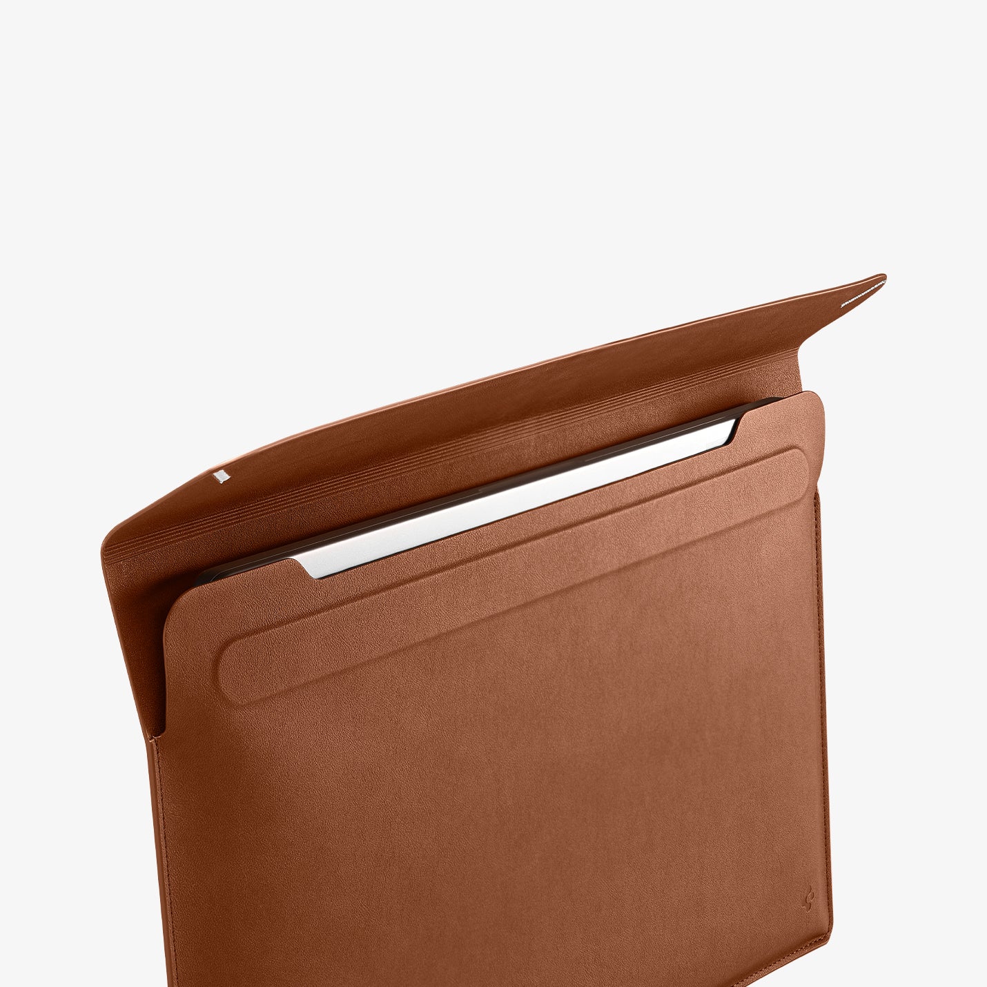 AFA06425 - MacBook Pro 16-inch Valentinus S Laptop Pouch in Classic Brown secure laptop storage inside magnetic flap sleeve