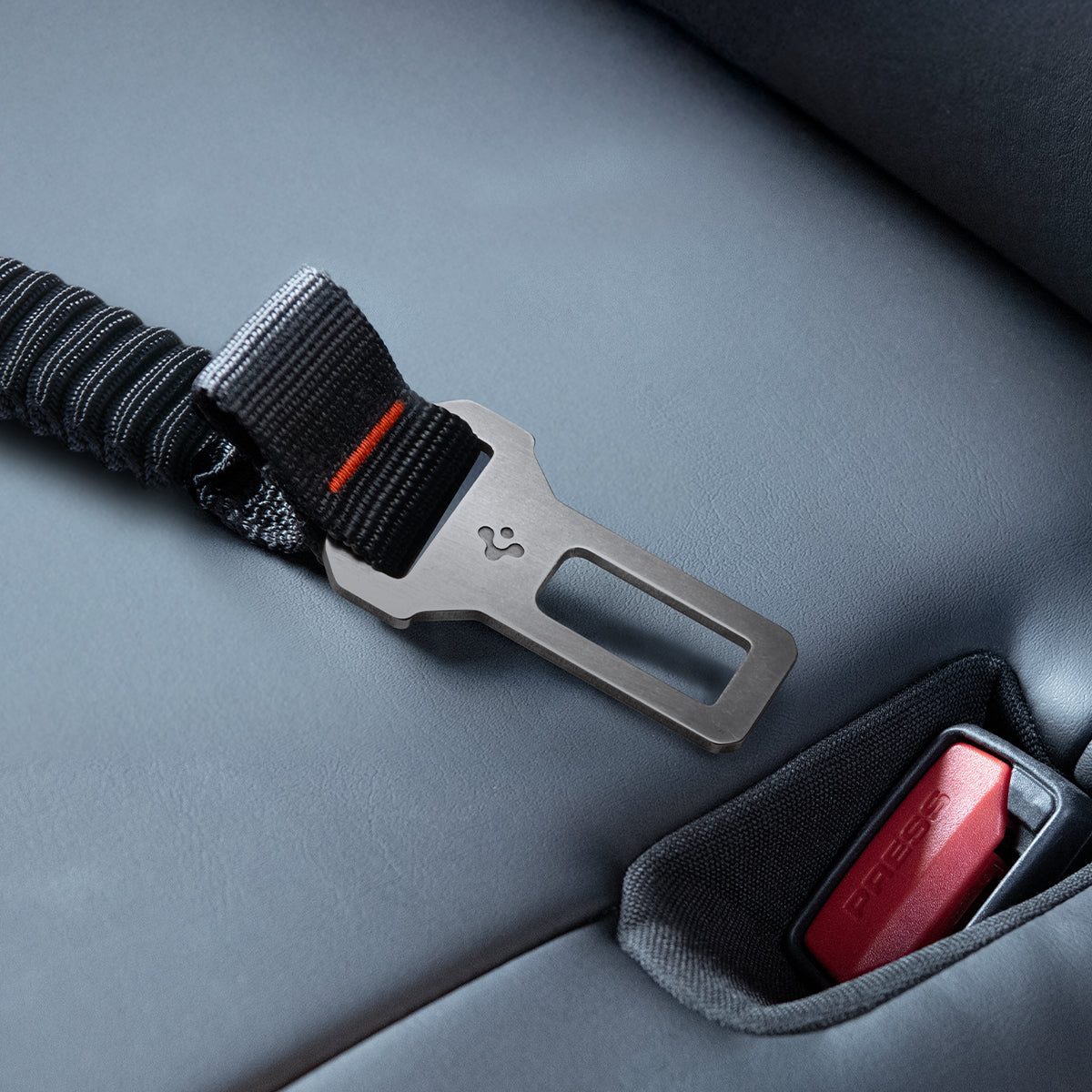 ACP08926 - Pet Car Seatbelt PS100 in Black showing the seatbelt strap 