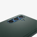 ACS08994 - Galaxy S25 Case Thin Fit (MagFit) in Abyss Green showing the partial back, camera lens zoomed in