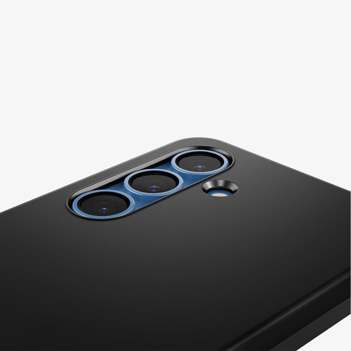 ACS08993 - Galaxy S25 Case Thin Fit (MagFit) in Black showing the partial back, camera lens zoomed in