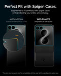 AGL09582 - Galaxy Z Flip 8 Series - GLAS.tR EZ Fit showing a comparison of the glass fit on the Galaxy Z Flip 8 with and without a case installed