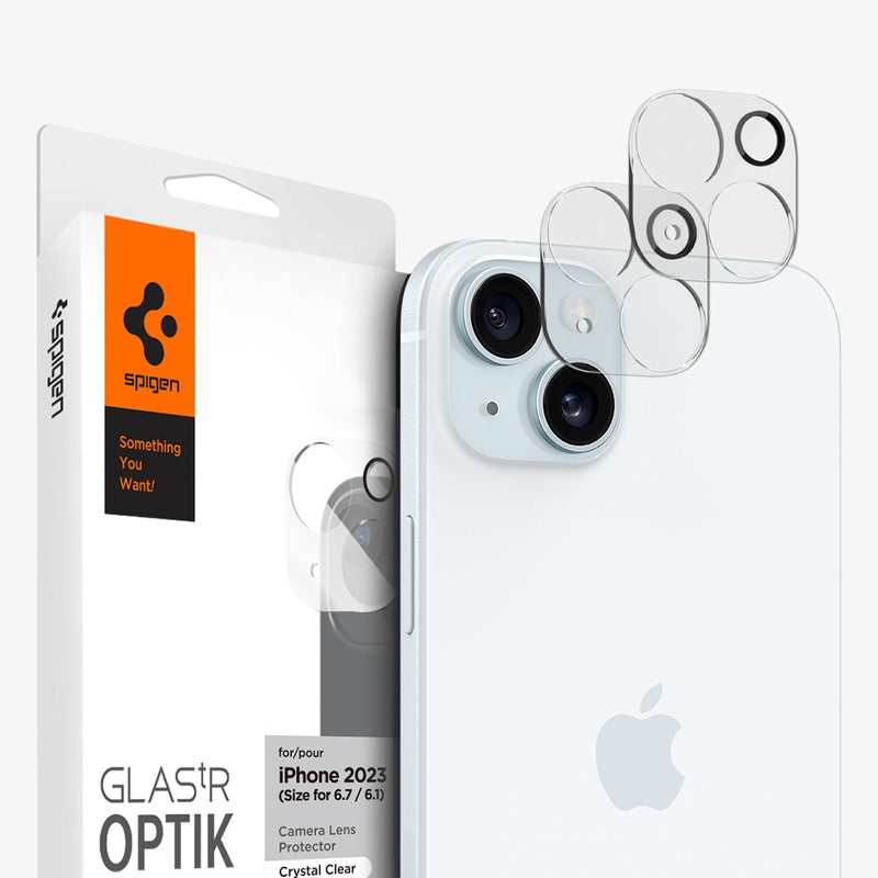 AGL06916 - iPhone 15 / 15 Plus Optik Lens Protector in crystal clear showing the device, two lens protectors and packaging
