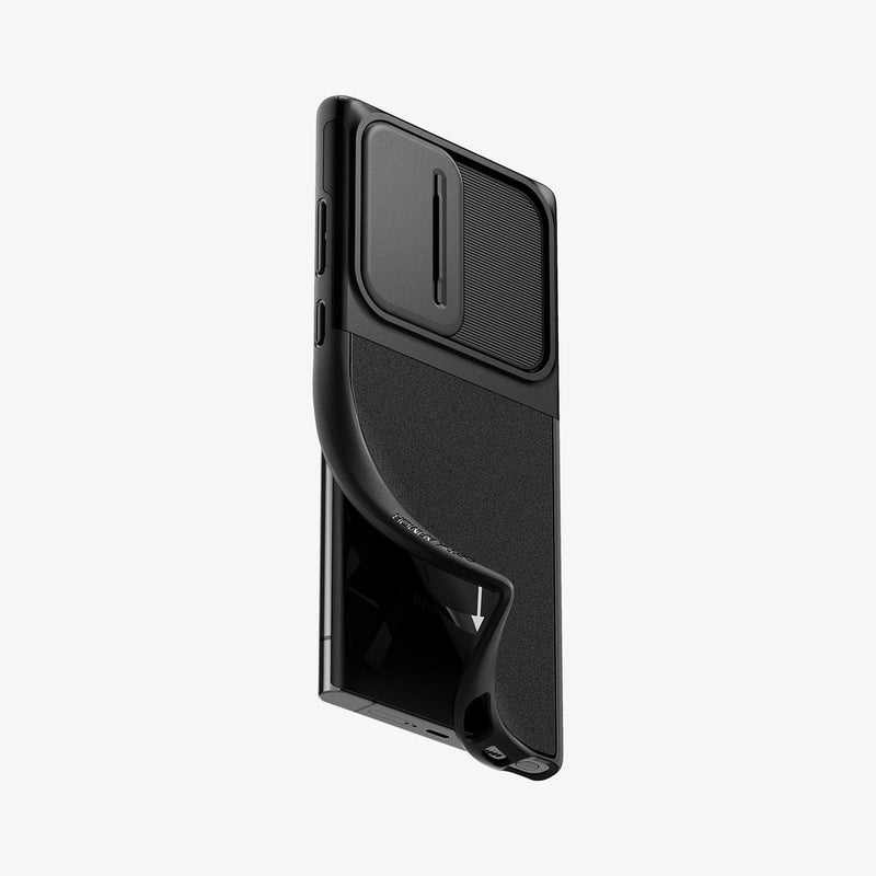 ACS04281 - Galaxy S22 Ultra 5G Case Optik Armor in black showing the back cover slightly bending away from phone to show flexibility