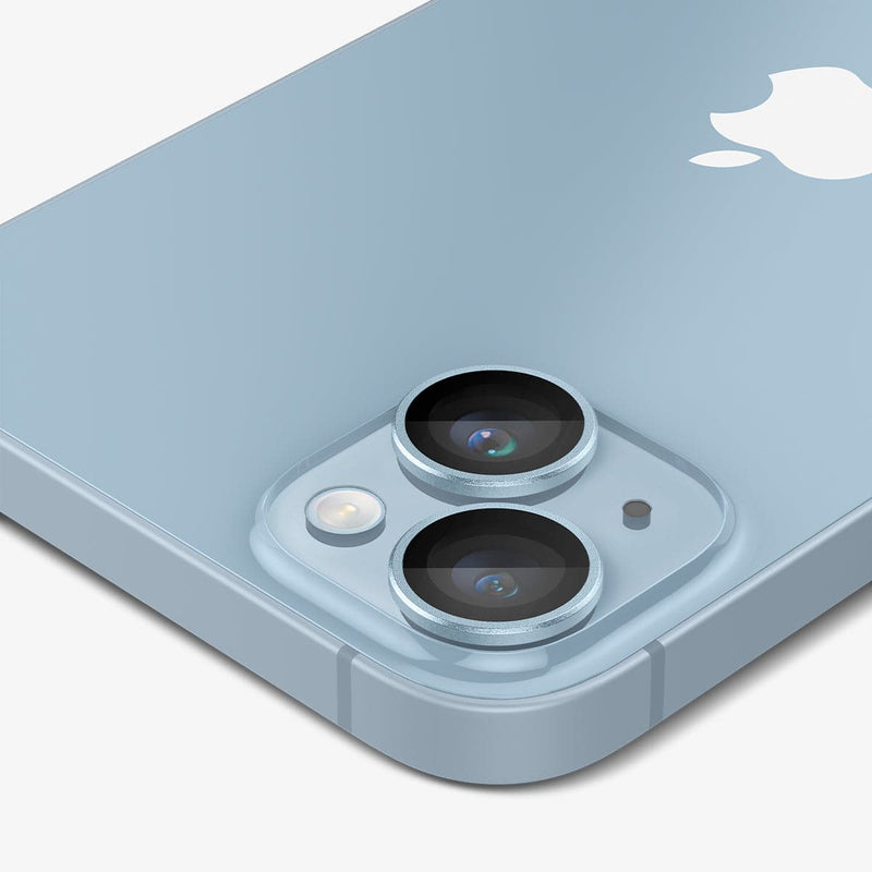 AGL07166 - iPhone 15 / 15 Plus Optik Pro Lens Protector in blue showing the back, side and top zoomed in on camera lens
